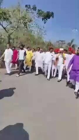 निलंगा: नवनिर्वाचित नगराध्यक्ष संजयराज हलगरकर यांनी नगराध्यक्ष पदाचा पदभार स्वीकारला