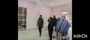 बलिया: जिलाधिकारी मंगला प्रसाद सिंह ने ईवीएम एवं वीवीपैट वेयरहाउस का किया निरीक्षण