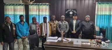 मेराल: एसडीएम संजय कुमार की पहल से मेराल प्रखंड के चामा गांव में विश्वकर्मा बंधु का मामला निष्पादित