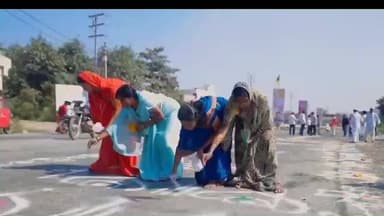 शिरूर कासार: नर्मदा परिक्रमा पूर्ण करून आल्यानंतर नारायणगडाचे महंत शिवाजी महाराज यांचे बीड जिल्ह्यात विविध ठिकाणी स्वागत