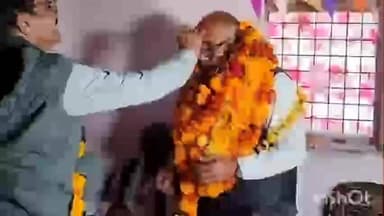 राहतगढ़: झिला प्राथमिक स्कूल में विदाई समारोह, शिक्षक राजेन्द्र प्रसाद तिवारी को दी गई भावभीनी विदाई