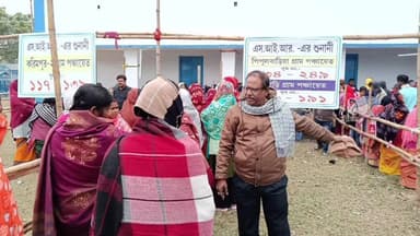 করিমপুর ১: করিমপুর ১ নম্বর ব্লকে SIR -এর শুনানি, তৃণমূলের সহায়তা শিবির, উপস্থিত ব্লক সভাপতি