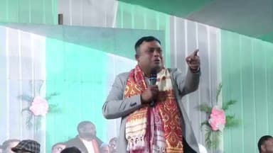 বইটামাৰী: মৃত্যুৰ আগদিনালৈ মই সংখ্যালঘু ৰাইজৰ বানে মাত মাতি থাকিম,বালাপাৰাত আমছুৰ সাধাৰণ সভাত এই মন্তব্য আমছুৰ কেন্দ্ৰীয় সভাঅতিৰ