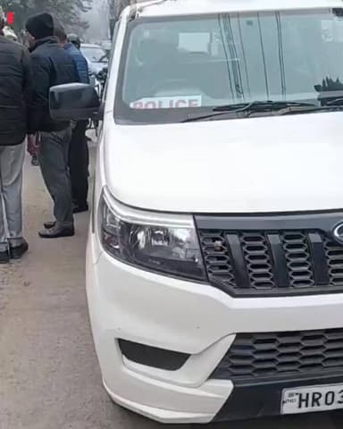 सेक्टर-55 उपतहसील गोछी में हरियाणा CM फ्लाइंग की अचानक छापेमारी..