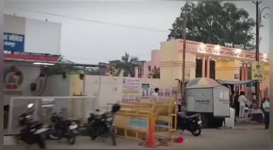 गोरखपुर: बीआरडी मेडिकल कॉलेज में डॉक्टर से मिलने पहुंची युवती, प्राचार्य के सामने हुई पंचायत