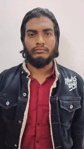 પારડી: કન્ટેનરમાં લઈ જવાતા રૂ. ૨,૧૨,૪૦૦ વિદેશી દારૂના જથ્થા સાથે બે ઇસમોને ઝડપી પાડતી જીલ્લા LCBની ટીમ