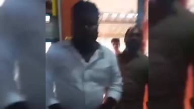 ಹಿರಿಯೂರು: ನಗರದ ಮೊಬೈಲ್ ಅಂಗಡಿಯಲ್ಲಿ ಕ್ಷುಲ್ಲಕ ಕಾರಣಕ್ಕೆ ಹಲ್ಲೆ, ವಿಡಿಯೋ ವೈರಲ್