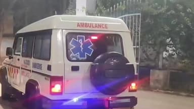 কেশিয়ারি: কেশিয়াড়ির জামবনীতে দুটি মোটর বাইকের মুখোমুখি সংঘর্ষে রক্তাক্ত হলেন তিনজন যুবক!