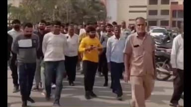 માળીયા: માળિયા મીયાણાના રાસંગપર ગામે વધુ એક હેવી વીજલાઈન નાખવાની હિલચાલ સામે ખેડૂતોનો વિરોધ...