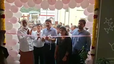 புரசைவாக்கம்: வால்டாக்ஸ் சாலையில் 1.15 கோடி மதிப்பீட்டில் கட்டப்பட்ட வகுப்பறைகளை திறந்து வைத்த அமைச்சர் - மகிழ்ச்சியில் மாணவர்கள்