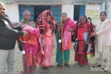 नवा बाज़ार: सोहदाग खुर्द पंचायत सचिवालय में मुखिया कमला देवी ने जरूरतमंदों के बीच कंबल बांटे