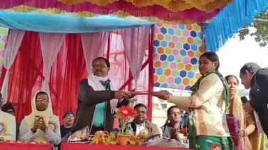 দাঁতন ২: বিদ্যালয়ের অবসর গ্রহণের সময় ক্লাসরুম ও মুল গেট প্রদান করলেন প্রধান শিক্ষক