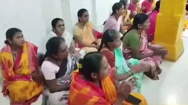 ಗುಳೇದಗುಡ್ಡ: ಪಟ್ಟಣದ ಪಾಂಡುರಂಗ ವಿಠ್ಠಲ ದೇವಸ್ಥಾನದಲ್ಲಿ ವೈಕುಂಠ ಏಕಾದಶಿ ಅಂಗವಾಗಿ ಸಡಗರ, ಸಂಭ್ರಮದಿಂದ ಜರುಗಿದ ಭಜನಾ ಕಾರ್ಯಕ್ರಮ