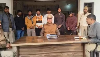 नए साल पर रील व स्टंट बनाने वाले हो जाएं सावधान: #चंदौली पुलिस कर रही इलाज, रिंग रोड पर तेज रफ्तार ट्रकों को दिखा रहे थे...