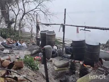 উলুবেড়িয়া ১: হাওড়া গ্রামীণ পুলিশ এর পক্ষ থেকে মোডাই অঞ্চলে বেআইনি চোলাই মদের ঠেকে অভিযান