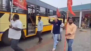 கூடலூர்: கூடலூர் புதிய பேருந்து நிலையத்தில் "தமிழ்நாடு" ஸ்டிக்கர் ஒட்டும் போராட்டம்