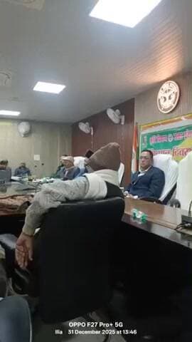 हिंदुस्तान न्यूज़ की दृष्टि से बस नहीं पाए सुनवाई करते हुए सो रहे हैं ए आर साहब चंदौली किसने की सुनवाई करते हुए सोते