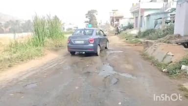 ಗುಡಿಬಂಡೆ: ನಗರದ ಮುಖ್ಯ ರಸ್ತೆಯು ಹಾಳಾಗಿದ್ದು ನಿತ್ಯ ಸಾರ್ವಜನಿಕರ ಪರದಾಟ ಹೆಚ್ಚಾಗಿದೆ ಇದರಿಂದ ಅಪಘಾತಗಳಾಗುವ ಸಂಭವ ಹೆಚ್ಚಿದೆ