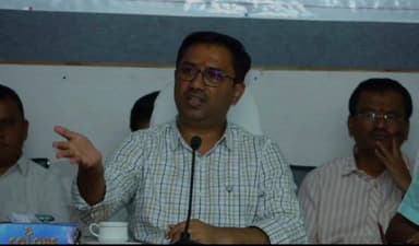 ఏటూరునాగారం: సమ్మక్క సారలమ్మ జాతర ఘనంగా నిర్వహించాలి: కలెక్టర్