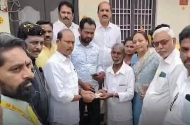 సంతనూతలపాడు: సంతనూతలపాడు మండలంలో ఎన్టీఆర్ భరోసా పెన్షన్ల పంపిణీ కార్యక్రమంలో పాల్గొన్న ఎమ్మెల్యే విజయ్ కుమార్