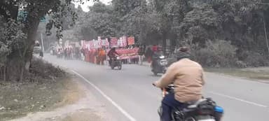 #एस यू सी आई (कम्युनिस्ट) के कार्यकर्ताओं ने भ्रष्टाचार के खिलाफ वैशाली प्रखंड सह अंचल कार्यालय पर जोरदार प्रदर्शन किया