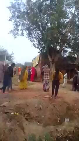 तहसील करावली के गांव नगला मंसा मैं पोकर खोदने के बाद भी हमें मरने की धमकियां दे रहे हैं और हमको कुछ भी हुआ तो गांव वाले