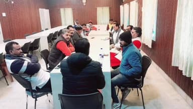 बड़हरिया: नए साल के पहले दिन सिवान के विभिन्न मंदिरों में उमड़ी श्रद्धालुओं की भीड़