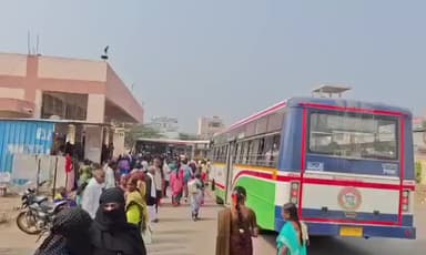 తూప్రాన్: తూప్రాన్ బస్టాండ్ లో కిక్కిరిచిన ప్రయాణికులు