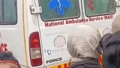 महमूदाबाद: बिचपरी मोड के पास खड़े बालू लदे ट्रक से टकराई बाइक, युवक गंभीर घायल, चालक ट्रक लेकर फरार