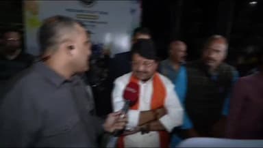 पहले जिम्मेदारी नहीं निभाई, मीडिया ने सवाल किया तो जवाब में गाली दे दी! #इंदौर ऐसे गालीबाज नेताओं के कारण शर्मसार है!
#...