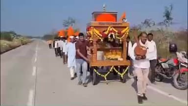 देऊळगाव राजा: नवीन वर्षाची सुरुवात व्यसनमुक्त संकल्पाने,कुंभारी येथील तरुण मंडळींचा २५ वर्षांचा आदर्श उपक्रम