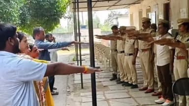 సంగారెడ్డి: కంది రవాణా శాఖ కార్యాలయంలో రోడ్డు భద్రత ప్రతిజ్ఞ కార్యక్రమం