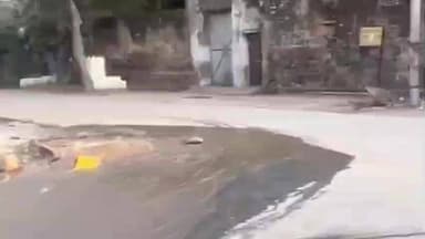 विजयनगर: बिजयनगर में पानी की पाइपलाइन टूटी, लाखों लीटर पानी व्यर्थ बहा, क्षेत्रवासियों में रोष