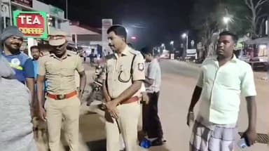 திருவாடனை: தொண்டியில் பொதுமக்களுடன் புத்தாண்டை கேக் வெட்டி கொண்டாடிய காவல்துறை துணை கண்காணிப்பாளர்