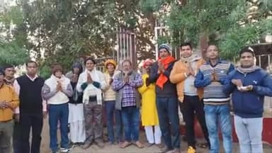 ठाकुरगंगटी: मोपहाड़ी के खरहरी माता मंदिर में नववर्ष पर समिति द्वारा खीर प्रसाद वितरित किया गया