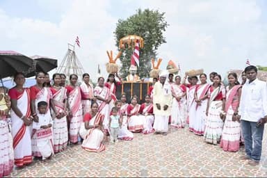 रातू: सरना रत्न दादा वीरेंद्र भगत जी की जयंती समारोह का आयोजन