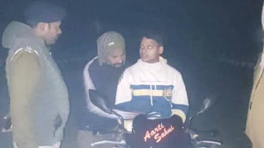 मरौना: एसपी सरथ आरएस के निर्देश पर मरौना थाना क्षेत्र में गुरुवार रात 8 बजे से वाहन चेकिंग अभियान जारी