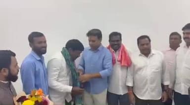 మేడ్చల్: కేటీఆర్ కి నూతన సంవత్సర శుభాకాంక్షలు తెలిపిన చిలకనగర్ కార్పొరేటర్ గీత ప్రవీణ్ ముదిరాజ్