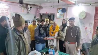 विजयीपुर: विजयीपुर थाना परिसर में विदाई समारोह आयोजित, सेवानिवृत्त चौकीदार को विदाई दी गई, थानाध्यक्ष मौजूद रहे