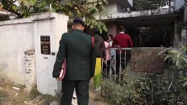 चंदौली के बलवंत और मनोज ने लखनऊ में कब्जा कर रखा था दिवंगत मेजर की बेटी का करोड़ों का मकान. सीएम योगी की सख्ती के बाद हु...