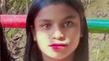 बिशुनपुर: बिशुनपुर प्रखंड क्षेत्र के आंमंतीपानी में 19 वर्षीय महिला की टांगी से हत्या