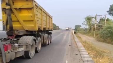 કરજણ: કરજણ–ડભોઇ કાયાવોહરણ રોડ ખાડાઓથી મોતનો માર્ગ બન્યો, તંત્રની બેદરકારી સામે જનરોષ.