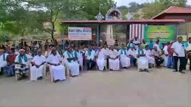 மோகனூர்: என்.புதுப்பட்டியில் சிப்காட் திட்டத்தை ரத்து செய்யக்கோரி விவசாயிகள் சாகும்வரை உண்ணாவிரத போராட்டத்தை தொடங்கினர்