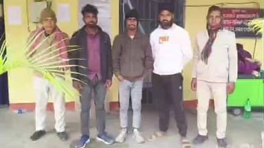 सुगौली: सुगौली थाना क्षेत्र से तस्करी की शराब के साथ एक बाइक सवार तस्कर और शराब पीकर हंगामा करने के मामले में दो गिरफ्तार