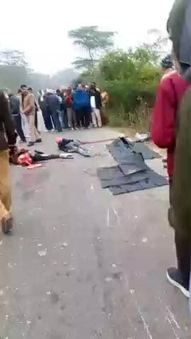 मिश्रिख रोड पर हुआ मोटरसाइकिल सवार दो युवकों की मौके पर मौत जिस वाहन से हुआ उसका मौके पर पता नहीं चला है