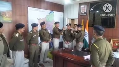 टिहरा सुजानपुर: सब इंस्पेक्टर से इंस्पेक्टर बने सुजानपुर थाना प्रभारी राकेश धीमान को जिला पुलिस अधीक्षक ने स्टार लगाकर किया सम्मानित
