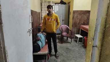 दो बाइकों की आमने-सामने टक्कर, 17 वर्षीय किशोर गंभीर घायल
अतर्रा क्षेत्र में शुक्रवार 2 जनवरी 2026 को एक सड़क हादसे का म