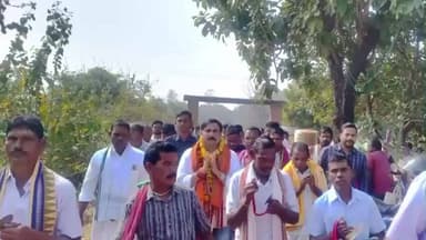 ଭଟଲି: ଭିଞ୍ଜେତୋରା ଗ୍ରାମରେ ଚାଲିଥିବା ଅଷ୍ଟପ୍ରହରୀ ନାମଯଂଜ୍ଞ ରେ ଆଜି ଯୋଗଦାନ କଲେ ଭଟଲି ବିଧାୟକ