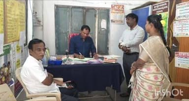 బిజినేపల్లి: బిజినపల్లి మండల పరిషత్ ప్రాథమిక పాఠశాలను ఆకస్మికంగా తనిఖీ చేసిన నాగర్ కర్నూల్ డిఈఓ రమేష్ కుమార్