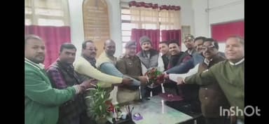 हरिहरगंज: हरिहरगंज थाना के नए प्रभारी का समाजसेवियों व राजनीतिक संगठनों ने किया भव्य स्वागत